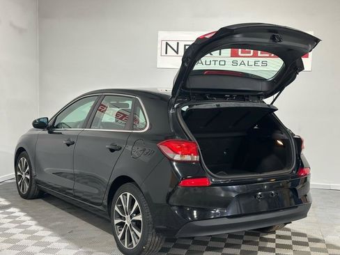 Used 2018 Hyundai Elantra GT image 32