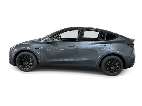 Certified 2023 Tesla Model Y Long Range AWD/4WD image 3