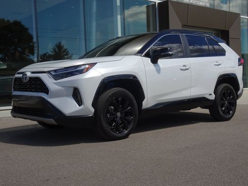 Used 2024 Toyota RAV4 XSE w/ Weather Package AWD/4WD image 1