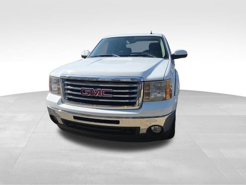 Used 2010 GMC Sierra 1500 SLE w/ All-Terrain Package AWD/4WD image 9