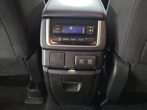 Used 2021 Subaru Ascent Premium w/ Convenience Package image 17