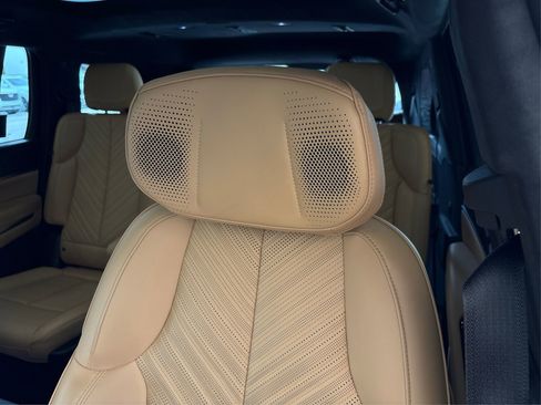 Used 2025 Cadillac Escalade IQ Sport 2 image 33