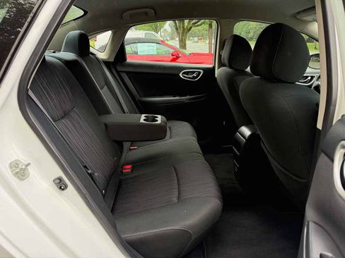 Used 2019 Nissan Sentra SV FWD image 12