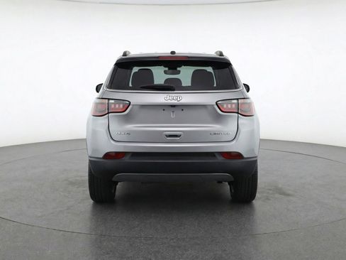 Used 2025 Jeep Compass Limited image 7