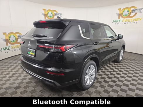 New 2026 Mitsubishi Outlander ES image 7