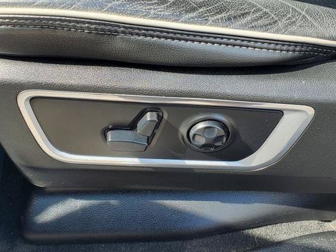 Used 2019 RAM 1500 Laramie AWD/4WD image 7