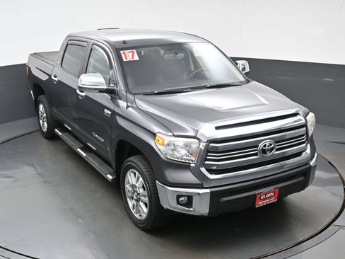 Used 2017 Toyota Tundra SR5 w/ SR5 Upgrade Package AWD/4WD image 35