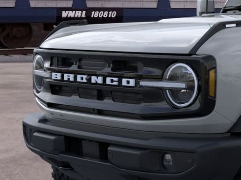 New 2026 Ford Bronco Outer Banks w/ Sasquatch Package AWD/4WD image 19