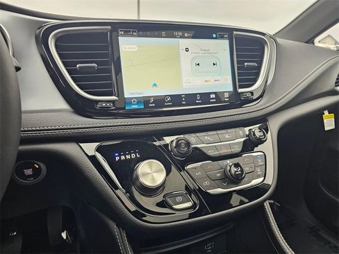 New 2026 Chrysler Pacifica Limited w/ S Appearance Package image 20