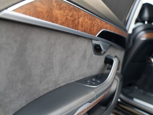 Used 2021 Audi A8 L 3.0T w/ Executive Plus Package image 28