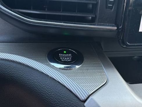 Used 2021 Ford Explorer XLT w/ Equipment Group 202A image 27