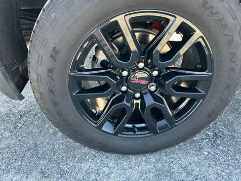 Used 2025 GMC Sierra 1500 Elevation w/ Elevation Premium Package image 11