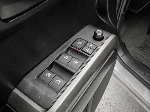 Used 2021 Toyota Tacoma SR5 RWD image 15