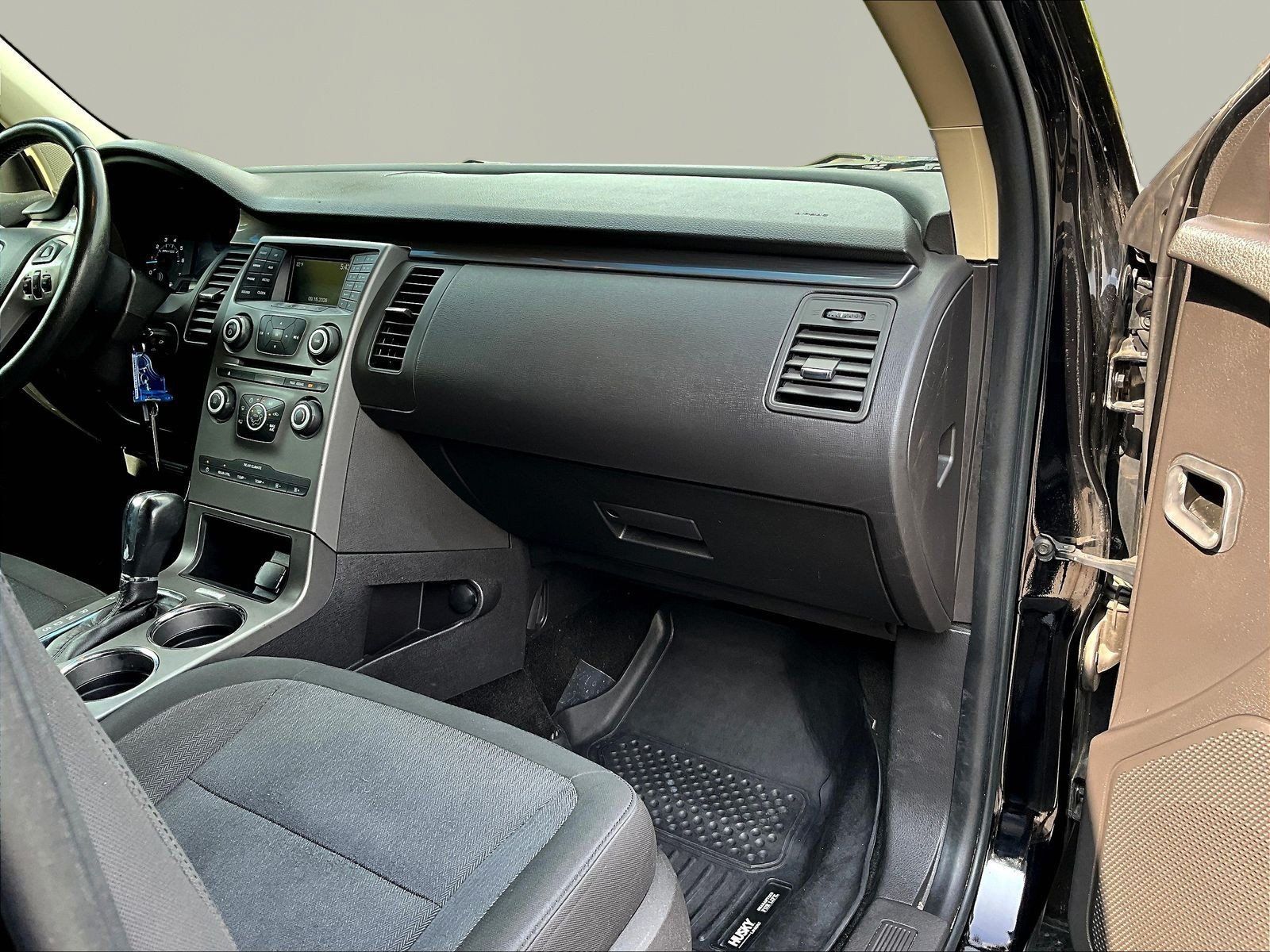 Used 2018 Ford Flex SE FWD image 27