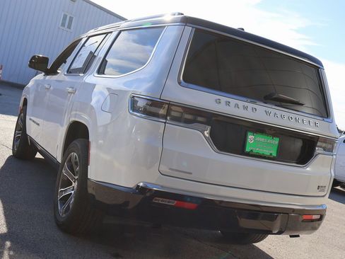 Used 2023 Jeep Grand Wagoneer Base image 3