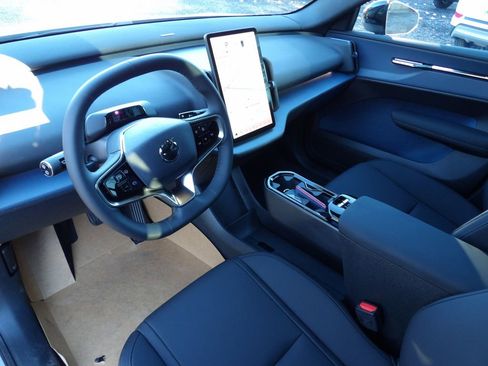 New 2026 Volvo EX30 Plus w/ Protection Package Premier AWD/4WD image 11
