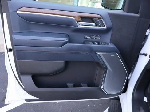 Used 2023 Chevrolet Silverado 1500 High Country w/ Z71 Off-Road Package image 25