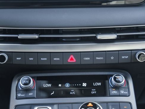 Used 2025 Hyundai Palisade Calligraphy image 21