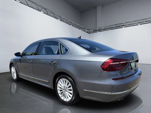 Used 2017 Volkswagen Passat 1.8T SE FWD image 5