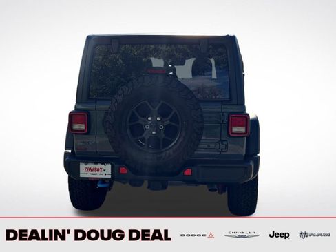 Used 2024 Jeep Wrangler Unlimited image 5