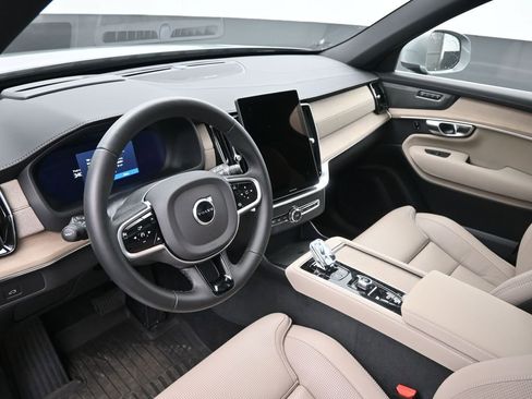 Used 2026 Volvo XC90 B6 Ultra w/ Protection Package Premier image 17