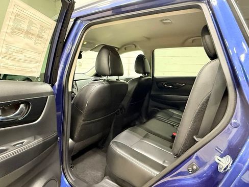 Used 2018 Nissan Rogue SL FWD image 35