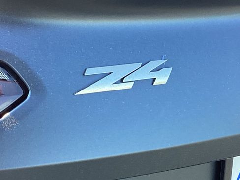 Used 2024 BMW Z4 M40i w/ Premium Package image 12