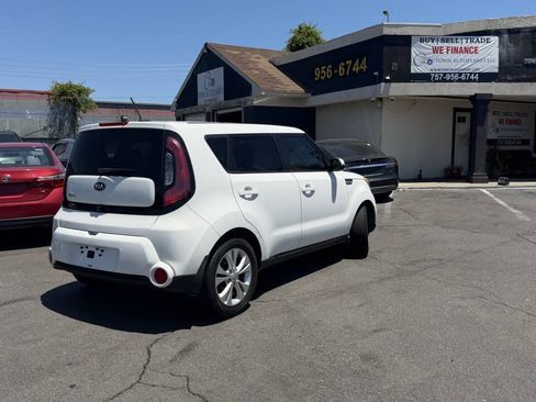 Used 2016 Kia Soul ! FWD image 16