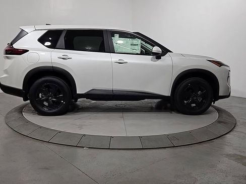 New 2026 Nissan Rogue SV image 7