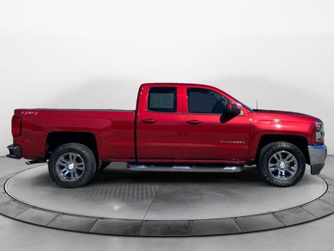 Used 2018 Chevrolet Silverado 1500 LT w/ All Star Edition image 6