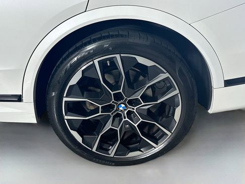 Used 2023 BMW X7 xDrive40i w/ Executive Package AWD/4WD image 32
