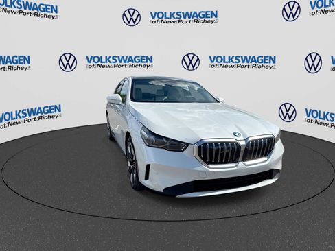 Used 2026 BMW 540i xDrive w/ Executive Package AWD/4WD image 16