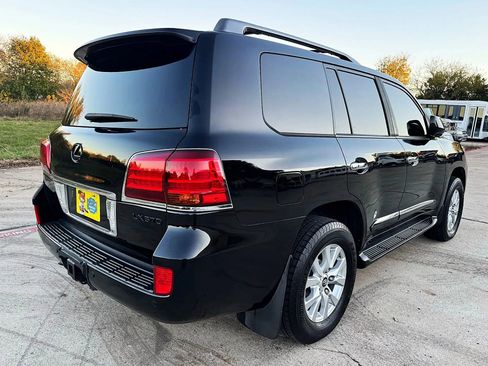 Used 2011 Lexus LX 570 4WD w/ Luxury Pkg image 4