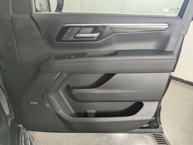 Used 2025 Chevrolet Suburban RST w/ Comfort Package AWD/4WD image 21