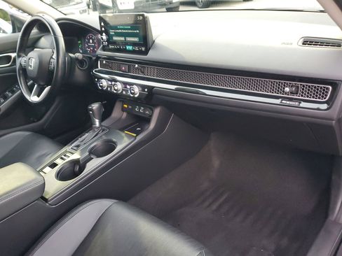 Used 2022 Honda Civic Touring image 17