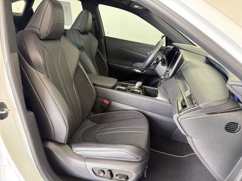Used 2024 Lexus RX 500h F Sport w/ Convenience Package AWD/4WD image 30