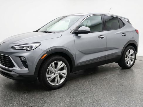 Used 2025 Buick Encore GX Preferred AWD/4WD image 3