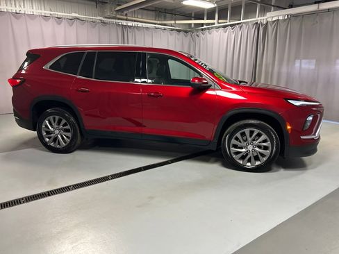 Used 2025 Buick Enclave Preferred w/ Super Cruise Package AWD/4WD image 8