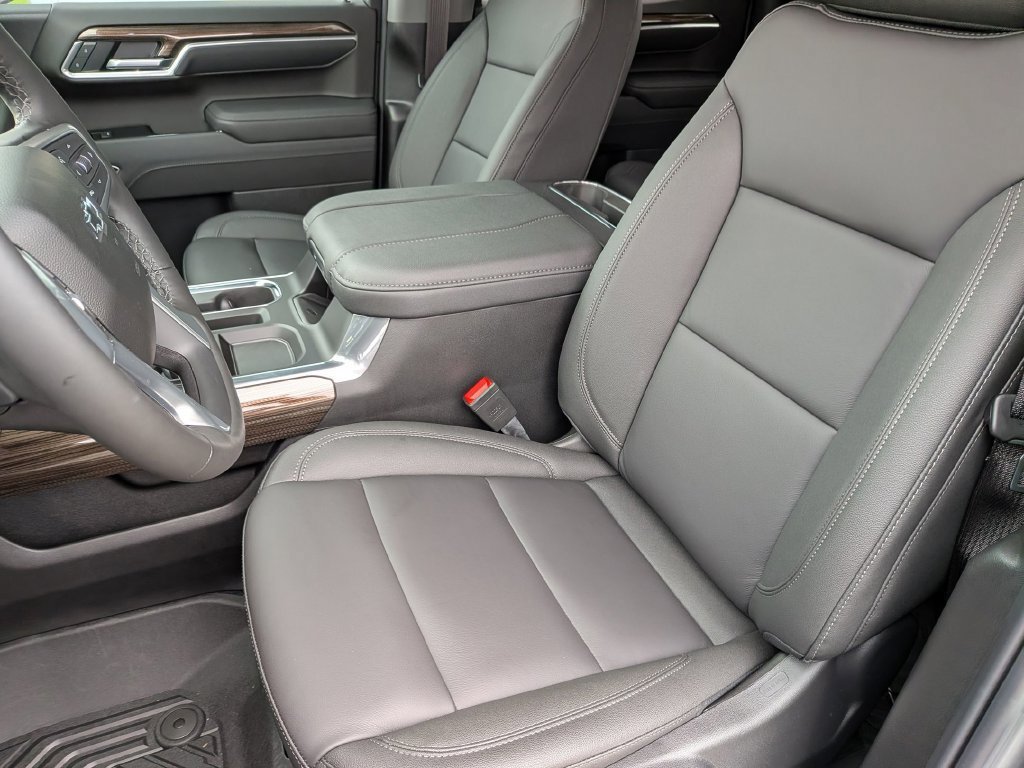 New 2026 Chevrolet Silverado 1500 RST w/ Dark Appearance Package AWD/4WD image 30