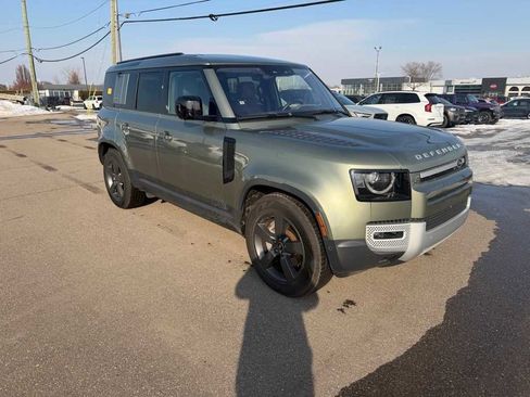 Used 2022 Land Rover Defender 110 SE image 9