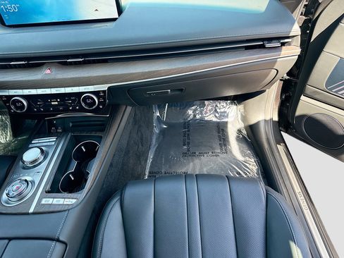 Used 2024 Genesis G80 image 17