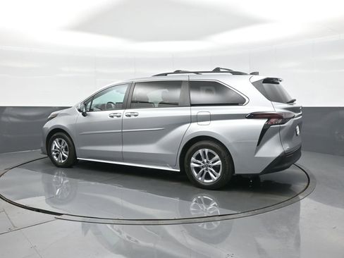 Certified 2024 Toyota Sienna XLE w/ XLE Plus Package image 7