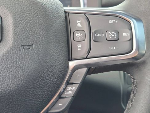 New 2026 RAM 2500 Laramie AWD/4WD image 32