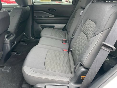 Certified 2024 Nissan Pathfinder S AWD/4WD image 7