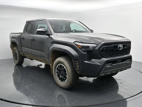 Used 2024 Toyota Tacoma TRD Off-Road AWD/4WD image 2