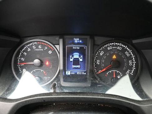 Used 2020 Toyota Tacoma SR w/ SX Package image 15