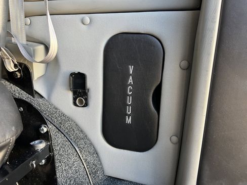 Used 2019 Chevrolet Express 2500 w/ Enhanced Convenience Package image 37