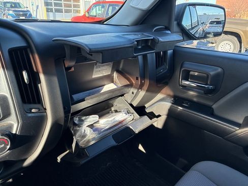 Used 2018 Chevrolet Silverado 1500 Custom w/ Custom Value Package image 34