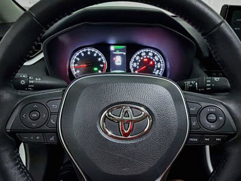 Used 2022 Toyota RAV4 XLE w/ Convenience Package AWD/4WD image 16