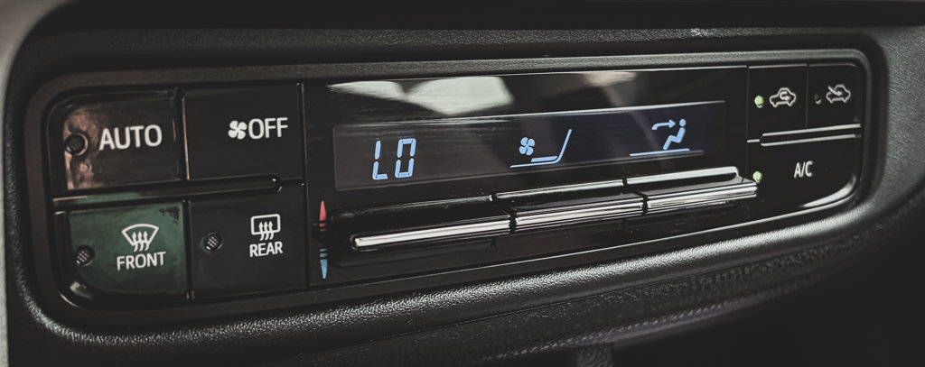 Used 2019 Toyota Corolla LE FWD image 15